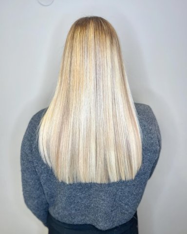 Rayonnez avec un french balayage et une coupe éclatante au Chinaillon